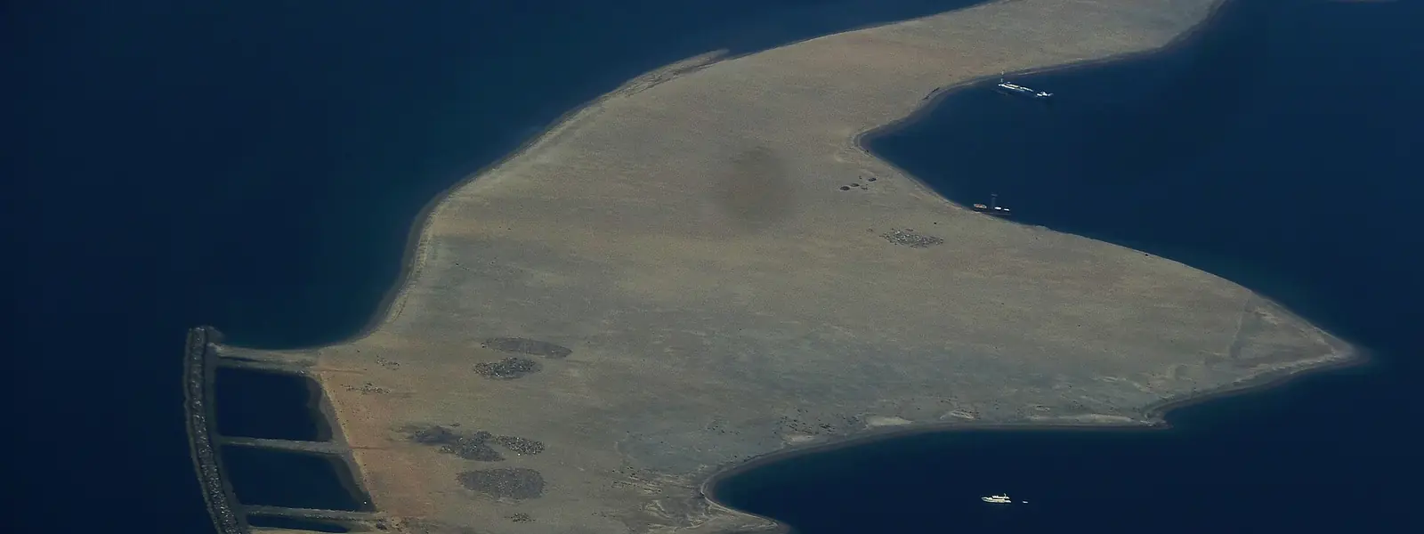 Dubai Islands / Deira Islands under construction aerial